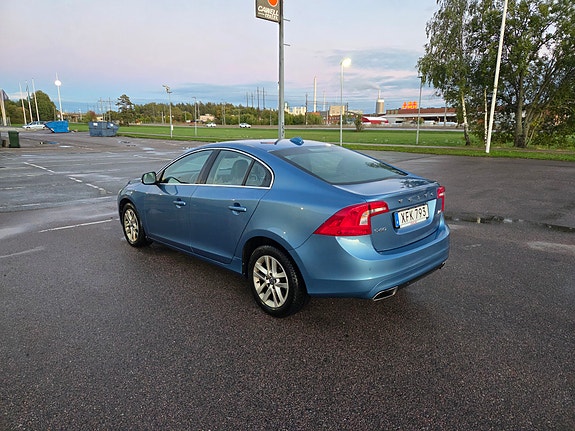 Volvo S60 3 of 6