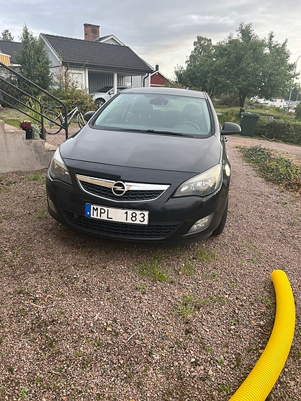 Opel Astra 2 of 2