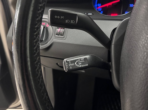 Volkswagen Passat 14 of 22