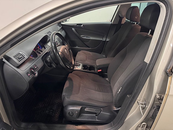 Volkswagen Passat 8 of 22