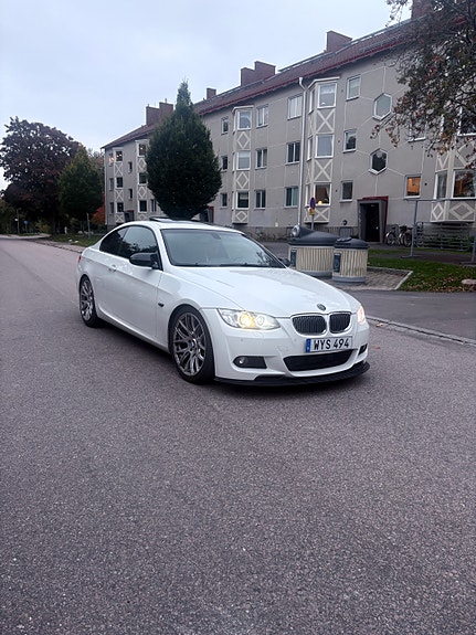BMW 325d 3 of 5