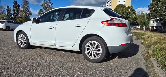 Renault Megane III 2 of 12