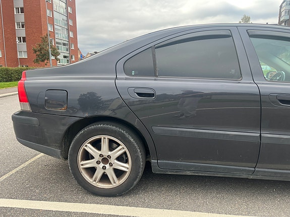 Volvo S60 7 of 9