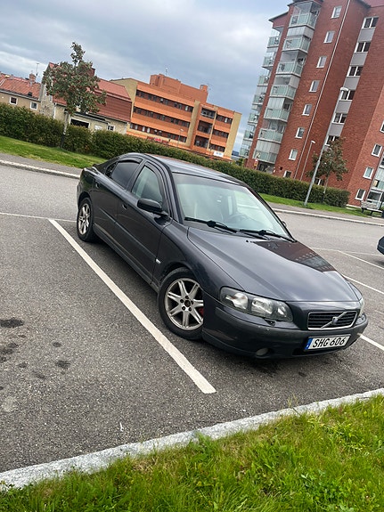 Volvo S60 2 of 9
