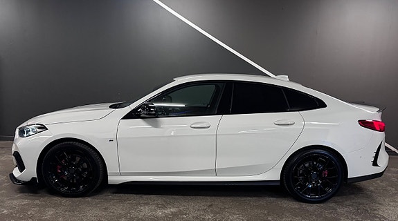 BMW 218i 5 of 19
