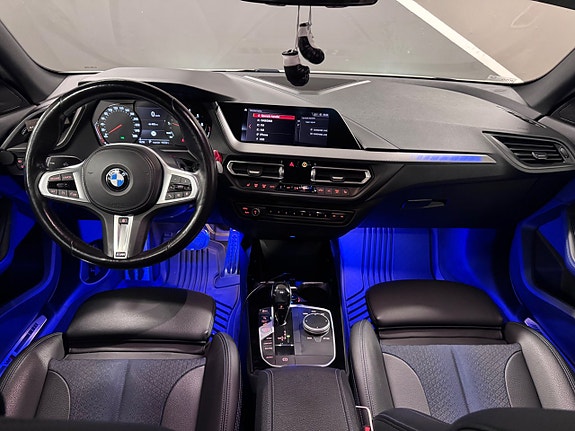 BMW 218i 16 of 19