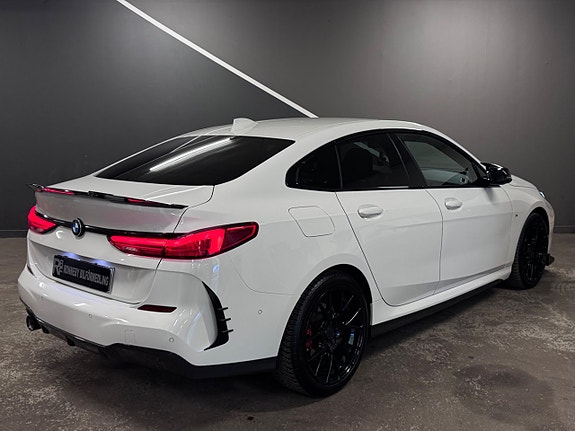 BMW 218i 6 of 19