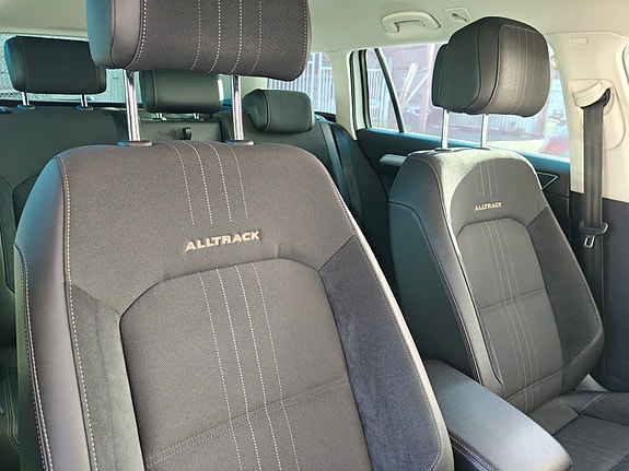Volkswagen Passat Alltrack 5 of 8