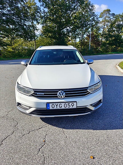 Volkswagen Passat Alltrack 6 of 8