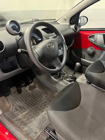 Toyota Aygo 4 of 8