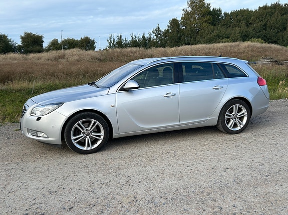 Opel Insignia 2 of 5