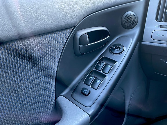 Hyundai Elantra 13 of 16