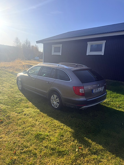 Skoda Superb 3 of 5