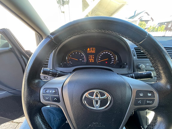 Toyota Avensis 6 of 8