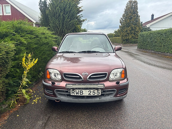 Nissan Micra 2 of 4