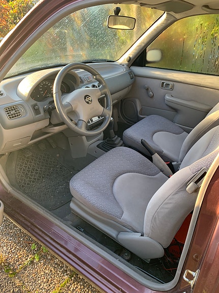 Nissan Micra 4 of 4