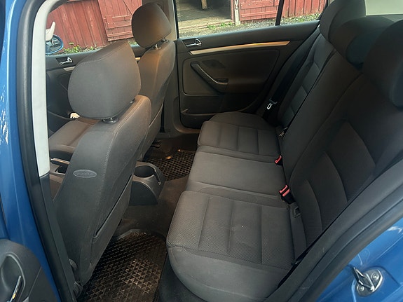 Volkswagen Golf V 5 of 6