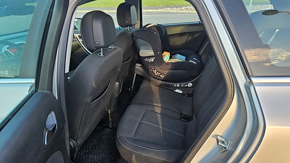 Opel Astra 8 of 11