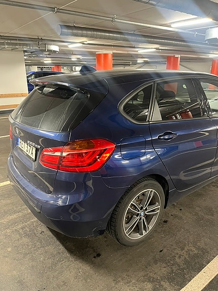 BMW 225xe 5 of 13