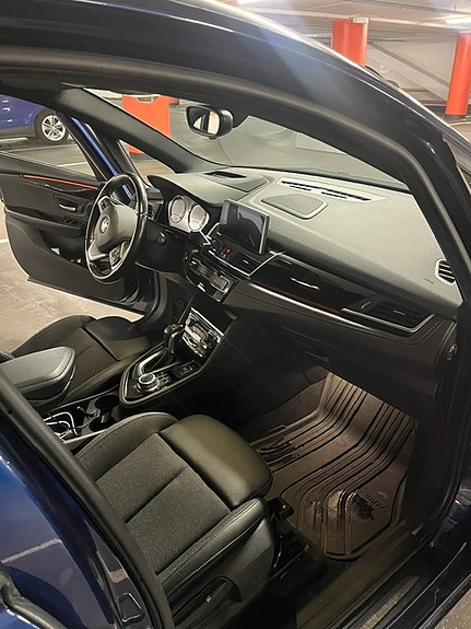 BMW 225xe 12 of 13