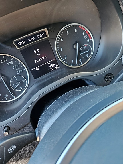 Mercedes-Benz B180 4 of 13