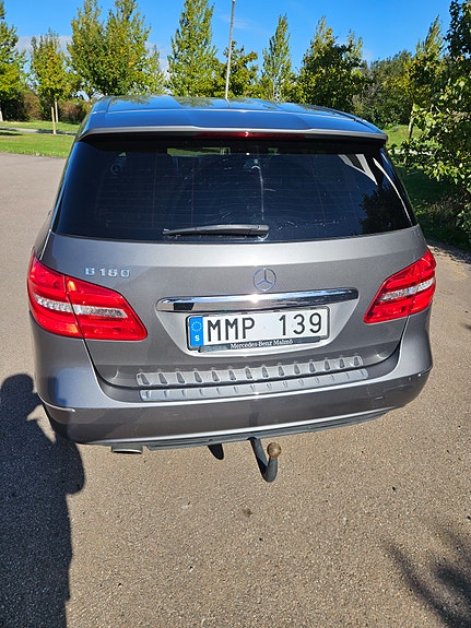 Mercedes-Benz B180 10 of 13