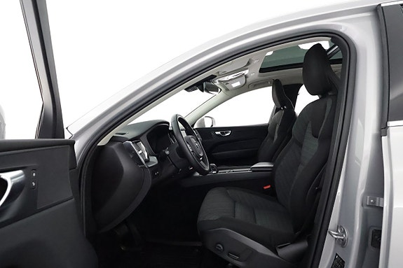 Volvo XC60 10 of 28