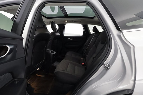 Volvo XC60 12 of 28