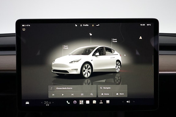 Tesla Model Y 16 of 26