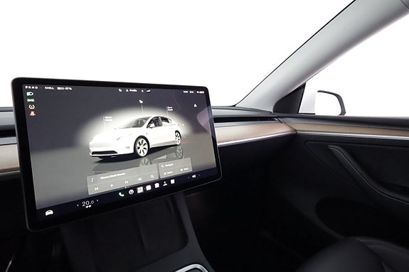Tesla Model Y 22 of 26