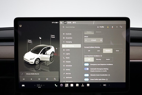 Tesla Model Y 19 of 26