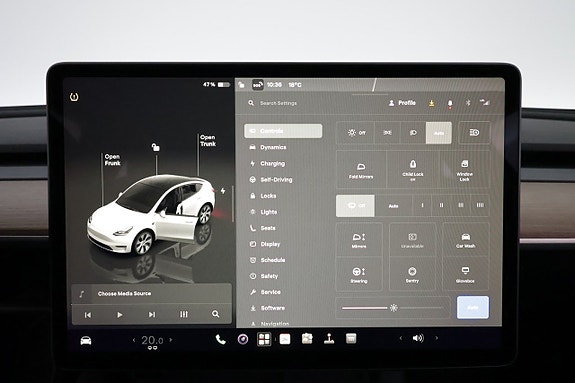 Tesla Model Y 18 of 26