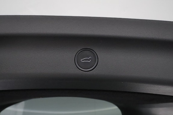 Tesla Model Y 26 of 26