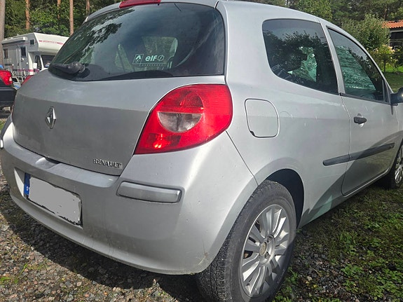 Renault Clio 6 of 7