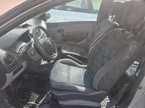Renault Clio 3 of 7