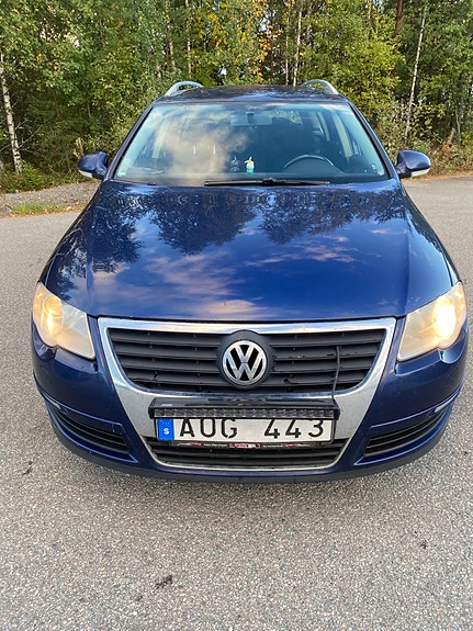 Volkswagen Passat 4 of 9