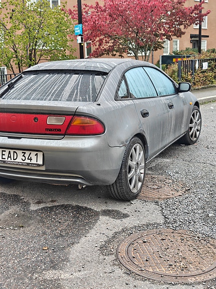 Mazda 323F 6 of 13