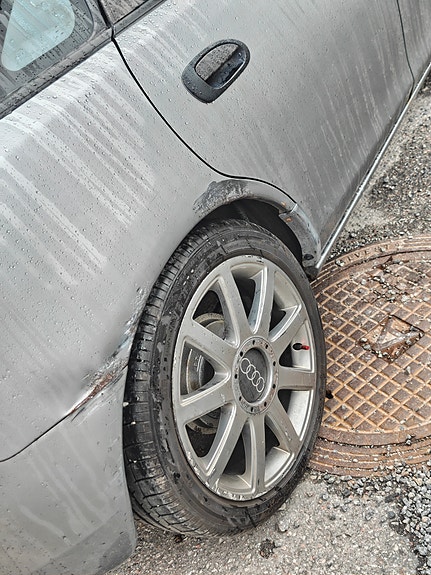 Mazda 323F 7 of 13