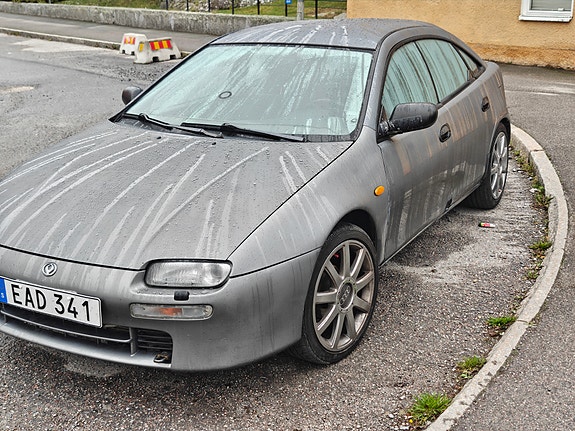 Mazda 323F 2 of 13