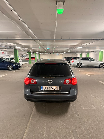 Volkswagen Passat 4 of 7