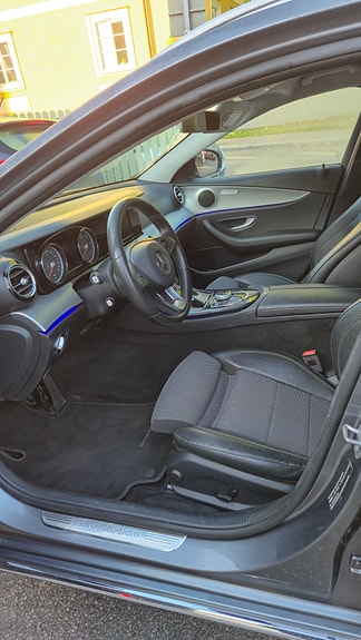 Mercedes-Benz E220 d 8 of 11