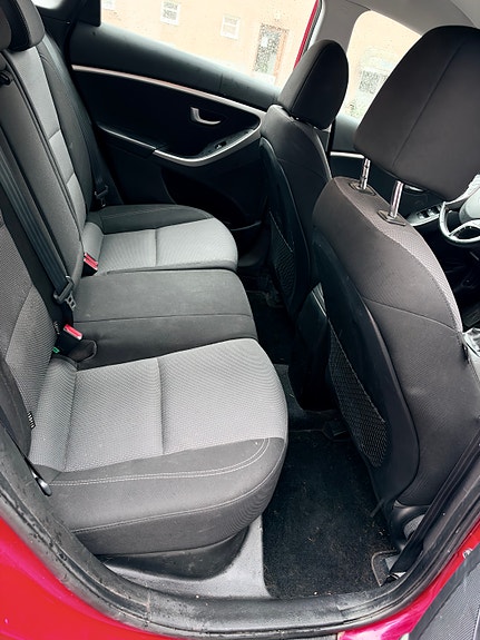 Hyundai i30 10 of 12