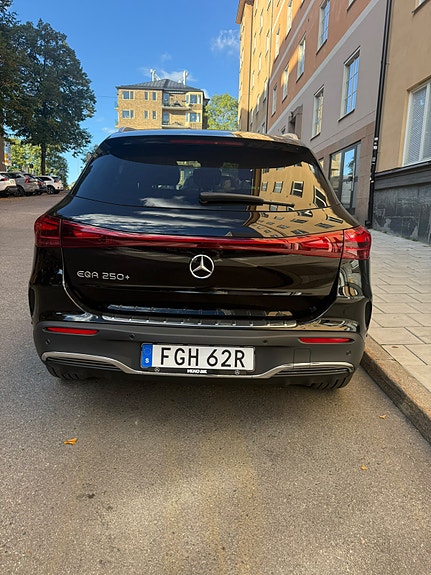 Mercedes-Benz EQA250+ 2 of 4