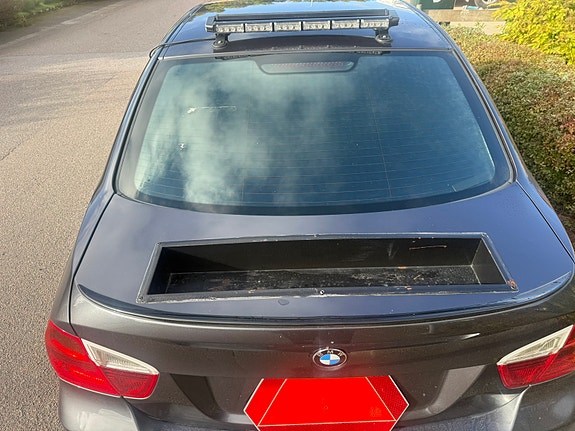 BMW 318d 3 of 3
