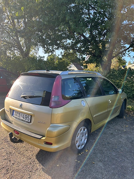 Peugeot 206 SW 2 of 5