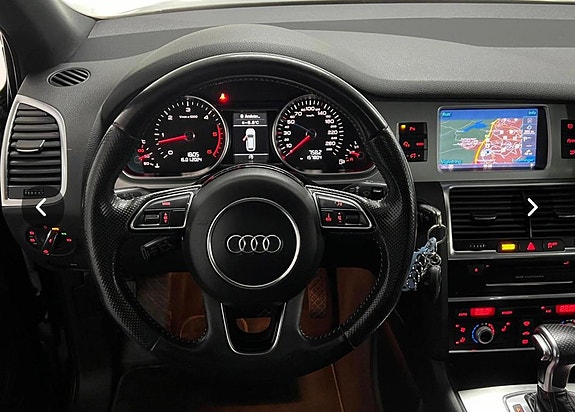Audi Q7 2 of 3