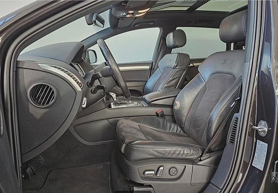 Audi Q7 3 of 3