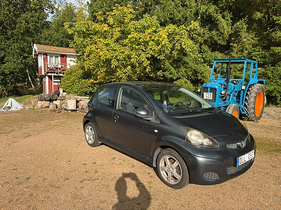 Toyota Aygo 3 of 13