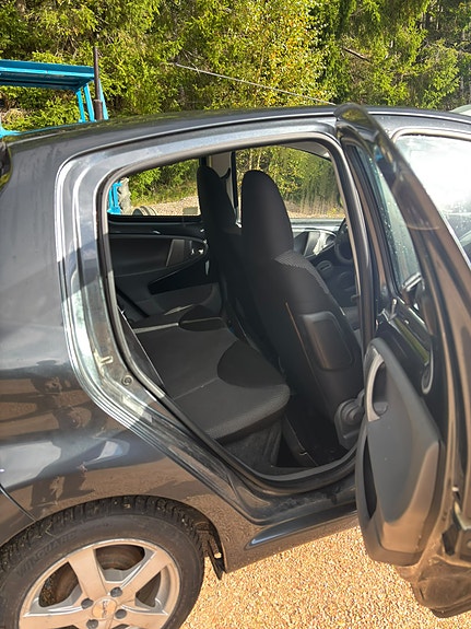 Toyota Aygo 8 of 13