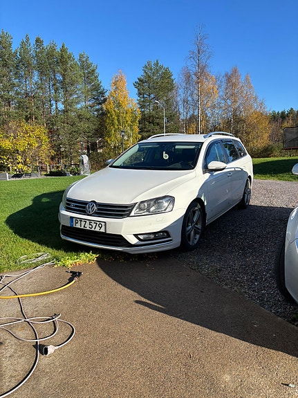 Volkswagen Passat 2 of 5